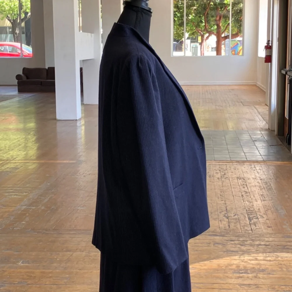 Vintage navy pinstriped skirt suit - Picture 4 of 14